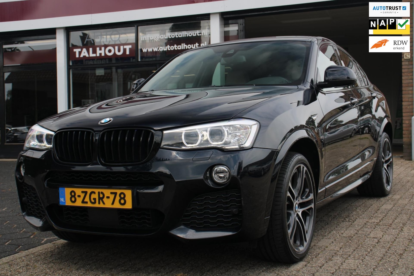 BMW X4 - XDrive28i High Executive | M-Sport | Adaptieve Cruise | CarbonSchwarz | Camera - AutoWereld.nl