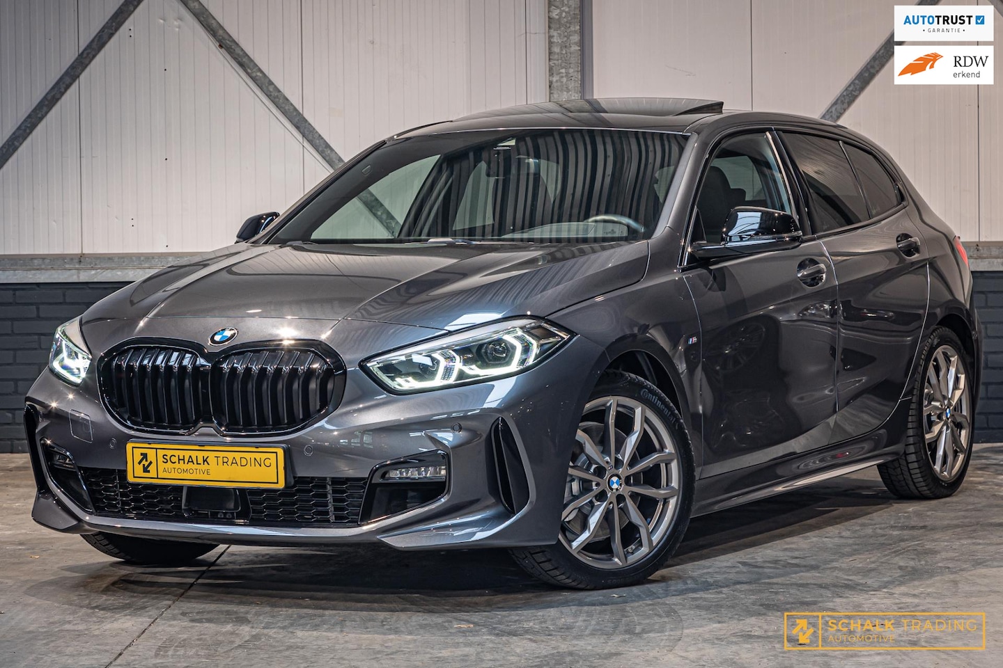 BMW 1-serie - 120i High Executive|Pano|HUD|TrekH|HIFI|Garantie - AutoWereld.nl