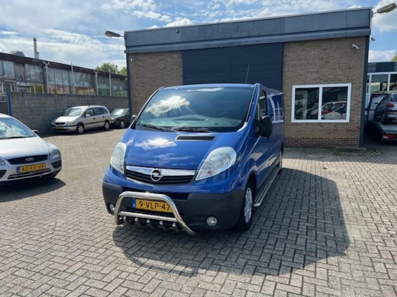 Opel Vivaro - 2.5 CDTI L2H1// Marge//Airco*** - AutoWereld.nl