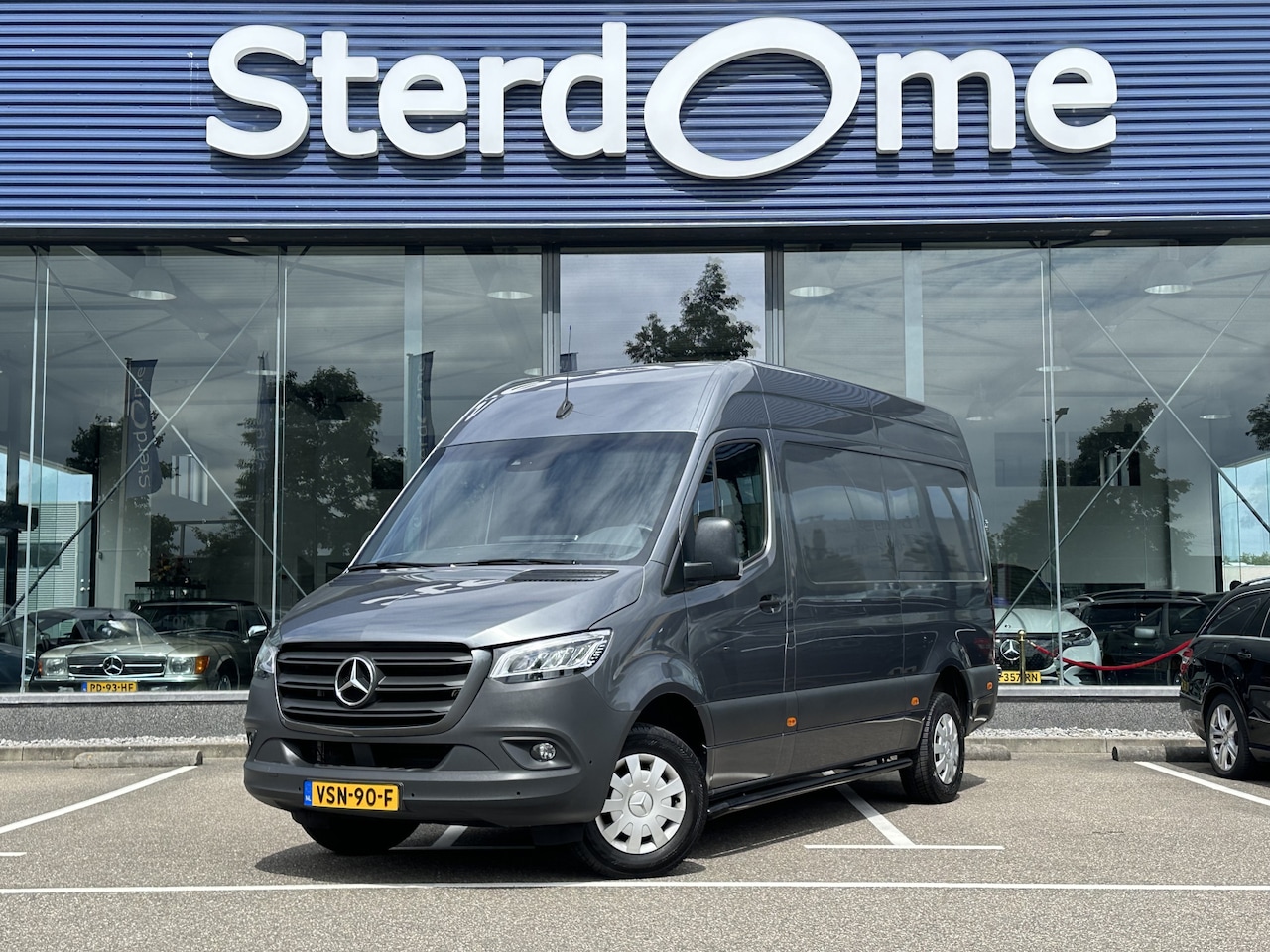 Mercedes-Benz Sprinter - 315 1.9 CDI L2H2 RWD l Distronic l Camera l Trekhaak versterkt 3,5 t l Side bars l MBUX l - AutoWereld.nl