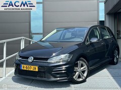 Volkswagen Golf - 1.0 TSI Highline Business R