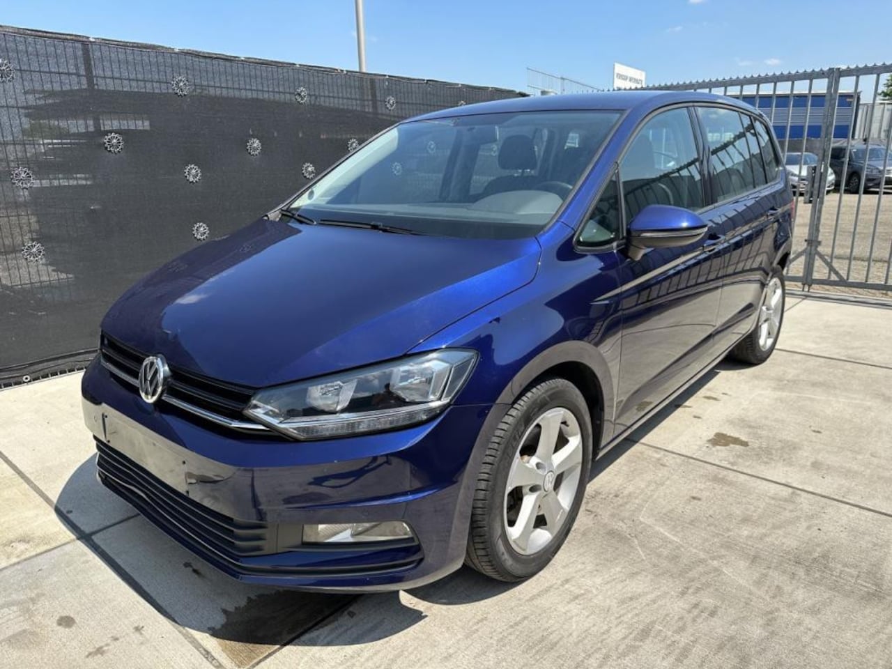 Volkswagen Touran - 1.4 TSI MINIMAL DAMAGE | DRIVEABLE DAMAGE - AutoWereld.nl