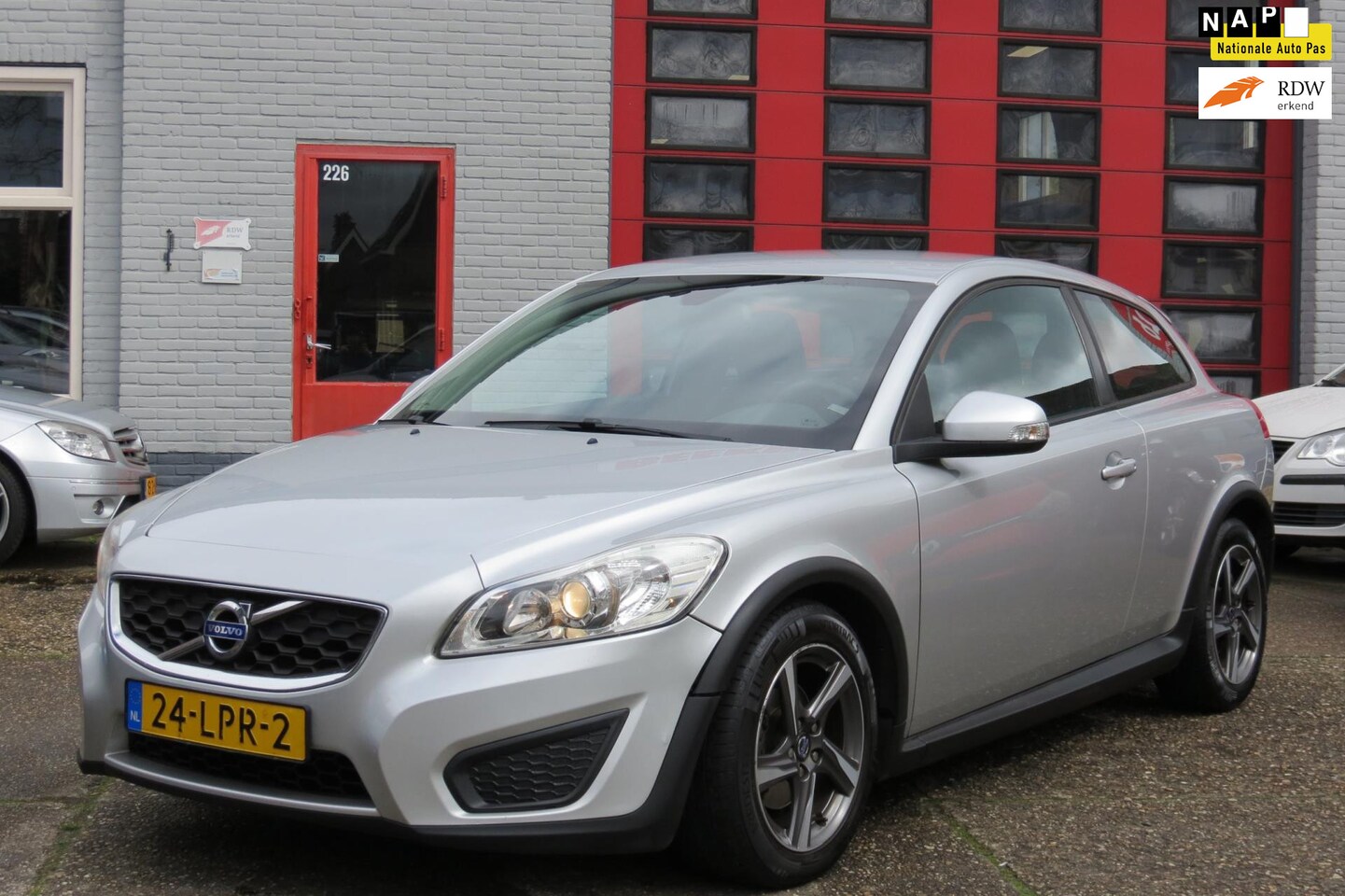 Volvo C30 - 1.6D S/S Kinetic. 198.000 km . NAVI - AutoWereld.nl