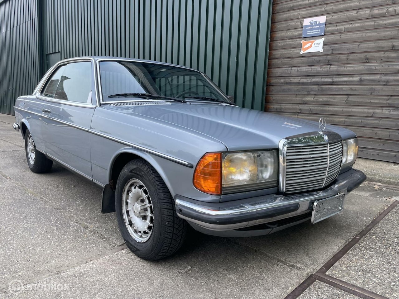 Mercedes-Benz 280 - 200-280 230 CE - AutoWereld.nl