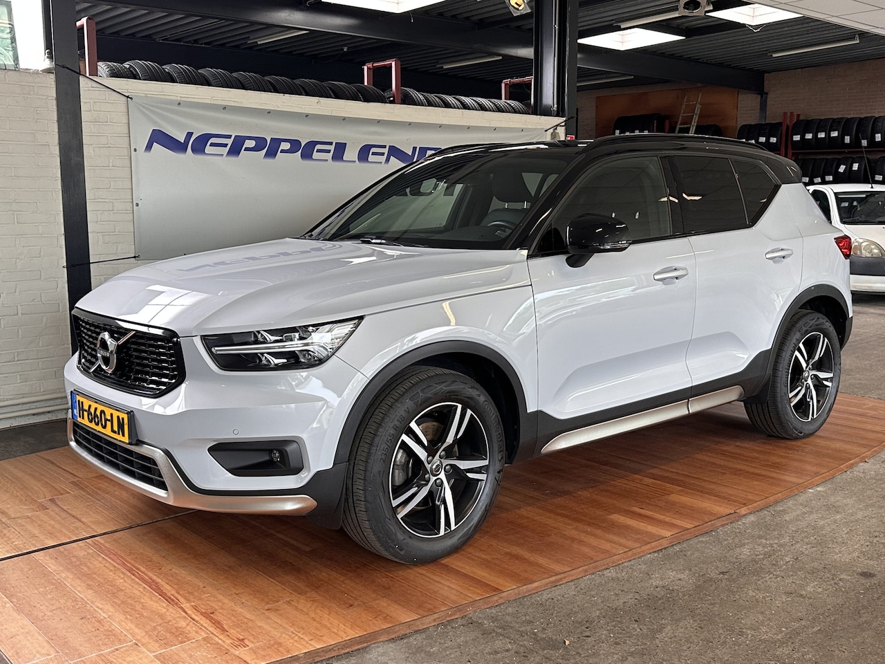 Volvo XC40 - 2.0 T4 R-Design 2.0 T4 R-Design - AutoWereld.nl