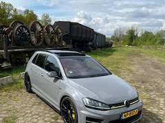 Volkswagen Golf - 2.0 TSI R 4Motion 405 PK stage 2 gechipt vol extra's muisgrijs gewrapt foto;s spreken voor