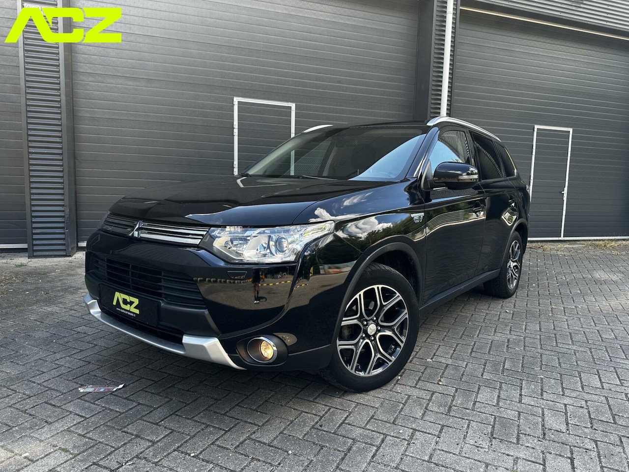 Mitsubishi Outlander - 2.0 PHEV Executive Edition X-Line 2.0 PHEV Executive Edition X-Line NAP - AutoWereld.nl