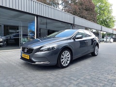 Volvo V40 - 1.6 T4 Summum Dealer oh Xenon Camera PDC Telefoon Cruise Clima PDC Leer Electrisch verstel