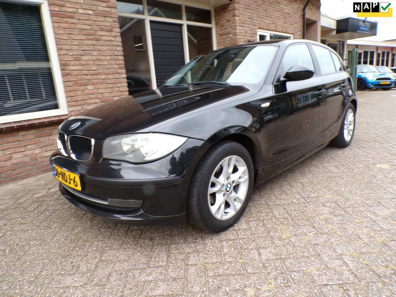 BMW 1-serie - 116i Business Line Navi - AutoWereld.nl