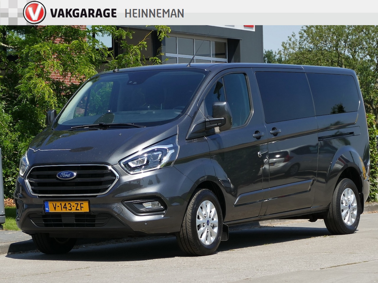 Ford Transit Custom - 300 2.0 TDCI L2H1 Limited DC AUTOMAAT | stoelverwarming | achteruitrijcamera | Apple Carpl - AutoWereld.nl