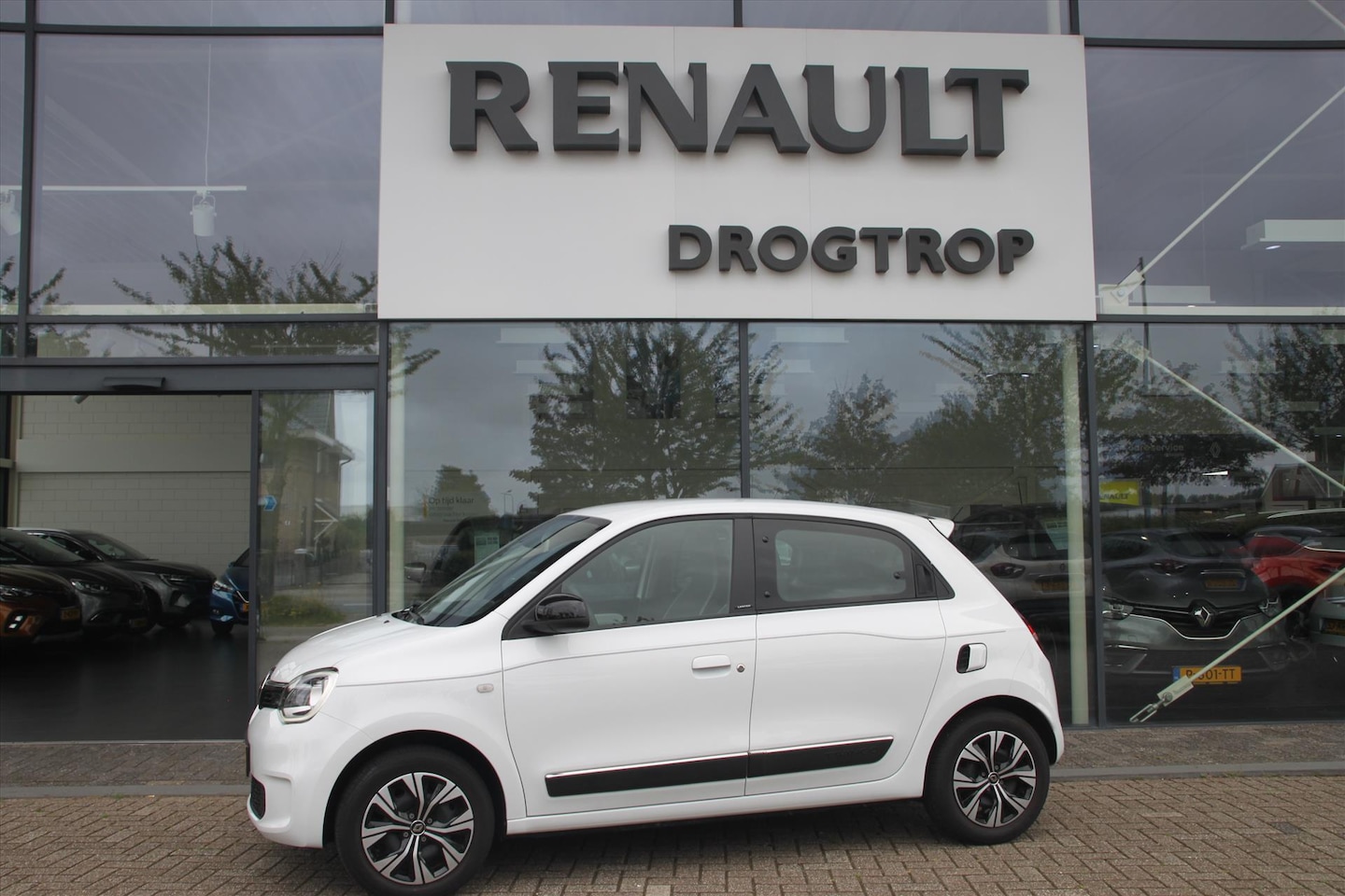 Renault Twingo - 65PK-LIMITED-8500KM-AIRCO-CRUISE-BLUETOOTH- - AutoWereld.nl