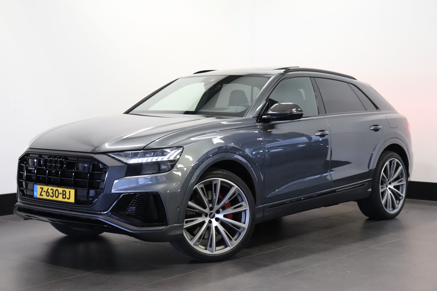 Audi Q8 - 60 TFSI e quattro Competition | PANO | 360 CAMERA | MATRIX LED | 23'' | €68.950,- Incl. BT - AutoWereld.nl