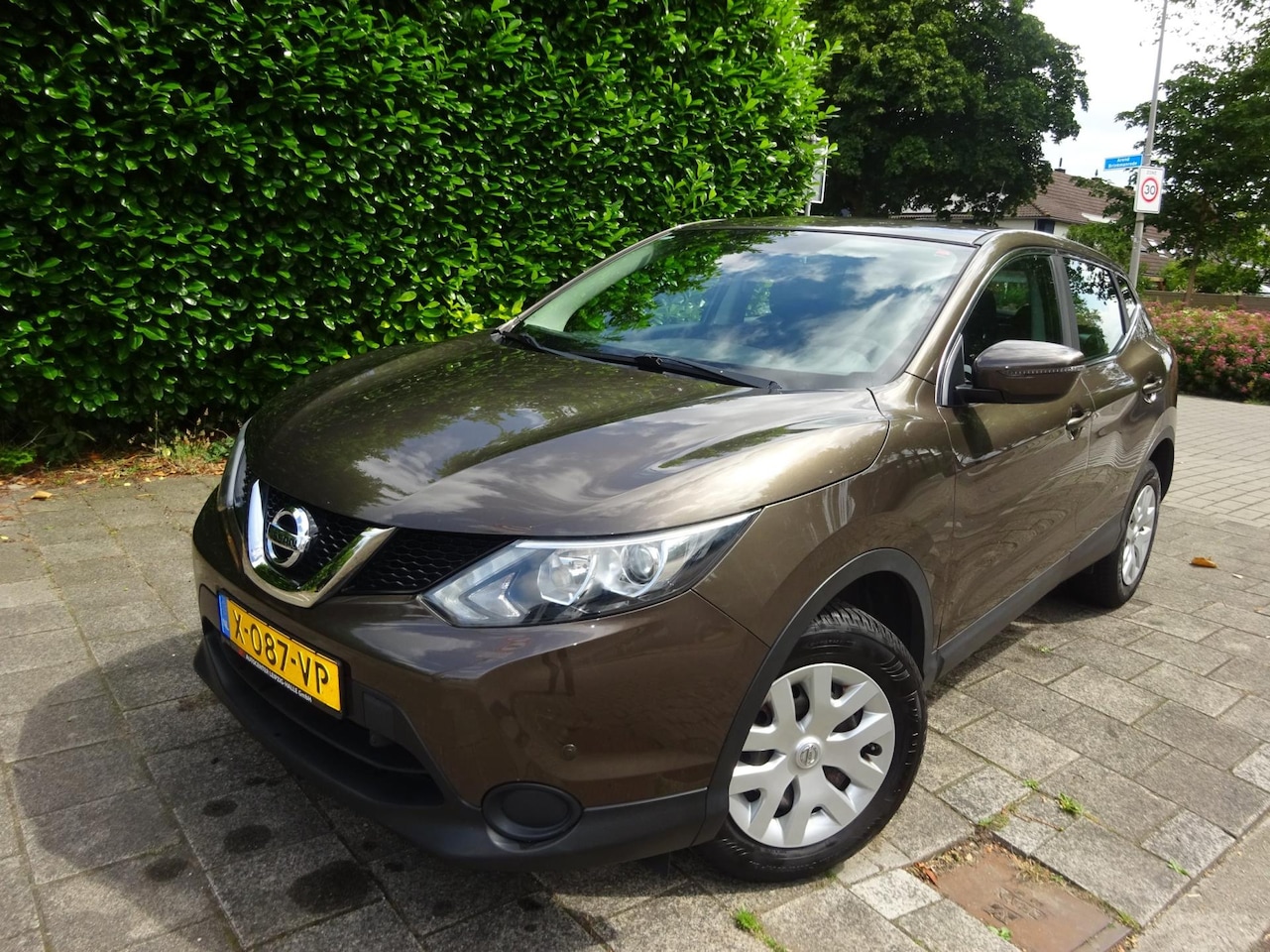 Nissan Qashqai - 1.2 Tekna 17" 1.2 Tekna 17" - AutoWereld.nl