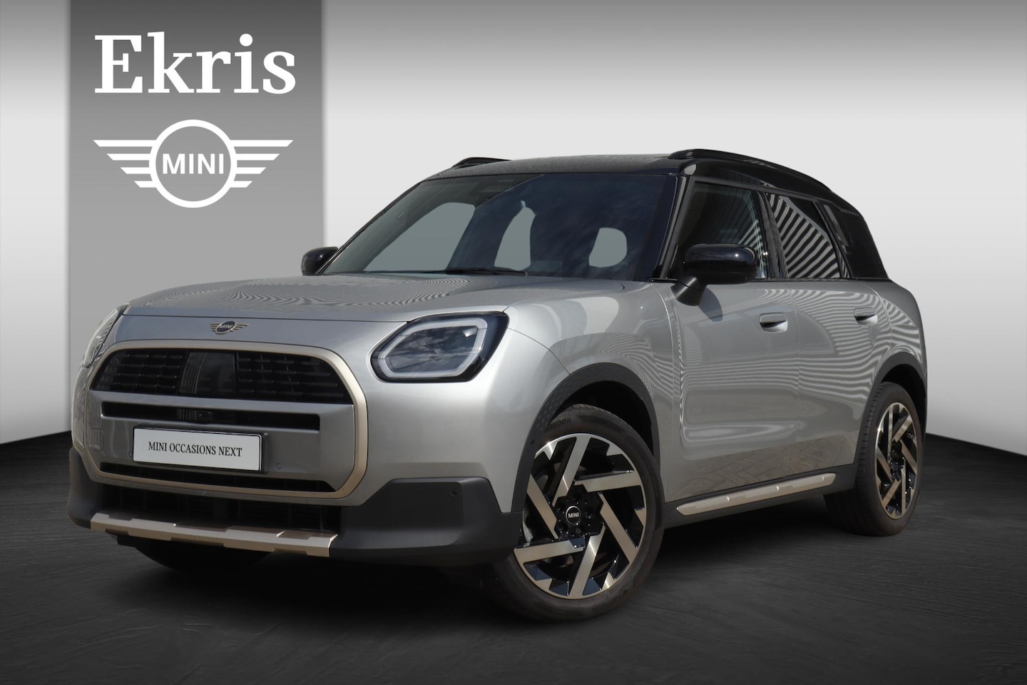 MINI Countryman - C | Favoured + Pakket XL + Panodak + Harman Kardon + Driving Assistant Prof. + Trekhaak + - AutoWereld.nl