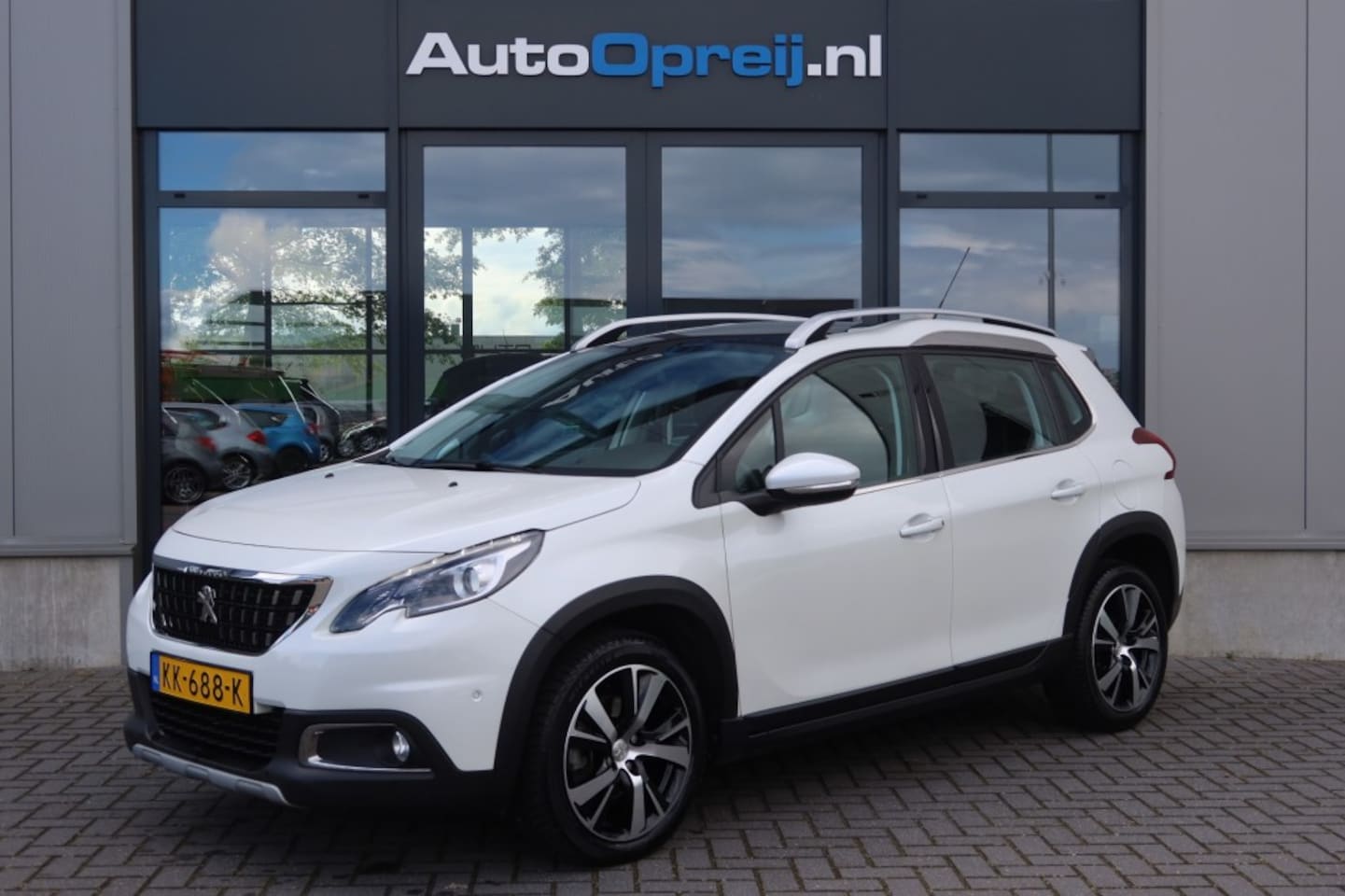 Peugeot 2008 - 1.2 PureTech 110pk Allure Panoramadak, NAVI, Camera, Volledig Le - AutoWereld.nl