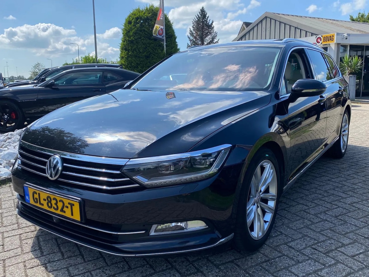 Volkswagen Passat Variant - 2.0 TDI Highline Zwart 2015 Pano NL Auto - AutoWereld.nl