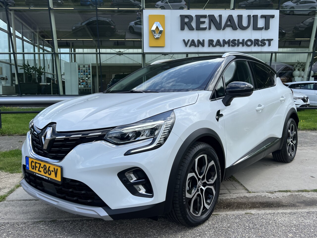 Renault Captur - 1.6 E-Tech Plug-in Hybrid 160 Intens / Automaat / Keyless / Climate / PDC V+A / Camera / A - AutoWereld.nl