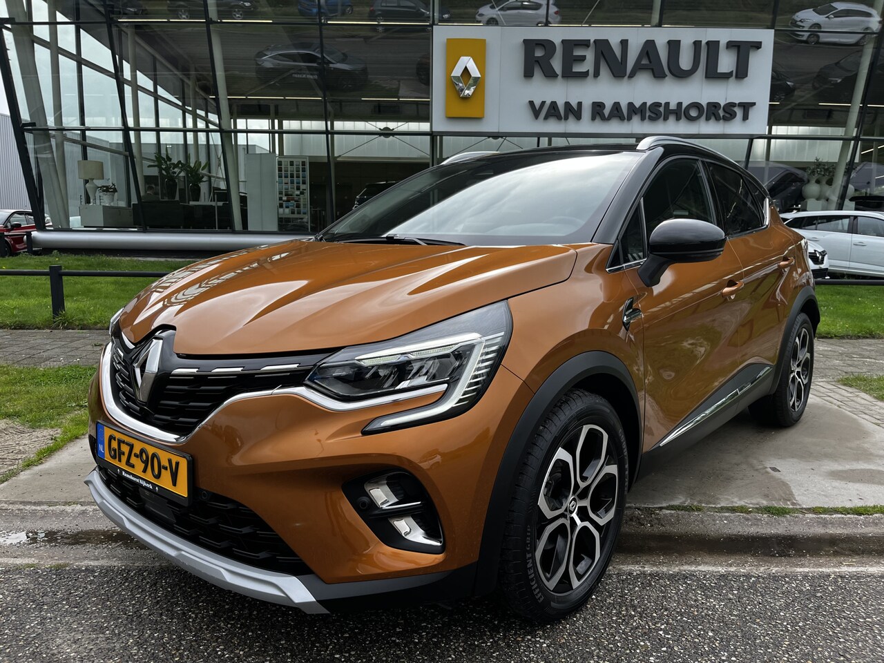 Renault Captur - 1.6 E-Tech Plug-in Hybrid 160 R.S. Line / Automaat / Keyless / Adaptive Cruise / Camera / - AutoWereld.nl