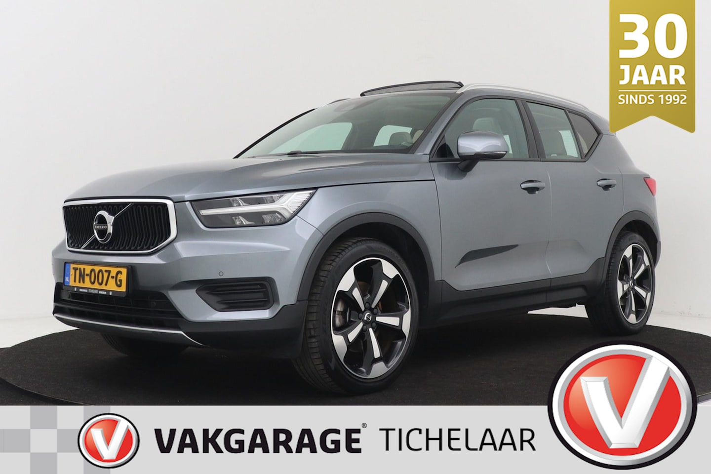 Volvo XC40 - 2.0 T4 Momentum / Inscription | Panoramadak | Harman/Kardon | Trekhaak | Org NL - AutoWereld.nl