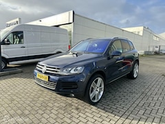 Volkswagen Touareg - 3.0 TDI R-Line Pano Led navi Grijskent Ex