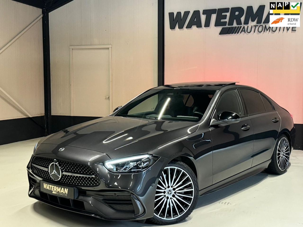 Mercedes-Benz C-klasse - 180 AMG Line PANO/19-INCH/CAMERA/BURMESTER/LEDER/BTW! - AutoWereld.nl