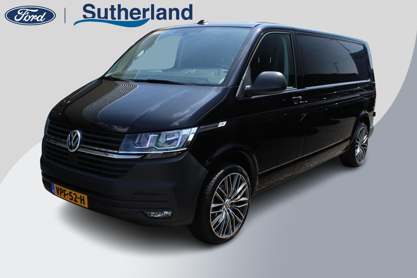 Volkswagen Transporter - 2.0 TDI L2H1 110pk 28 Comfortline | 20 Inch Lichtmetalen Wielen | Trekhaak | Achteruitrijc - AutoWereld.nl