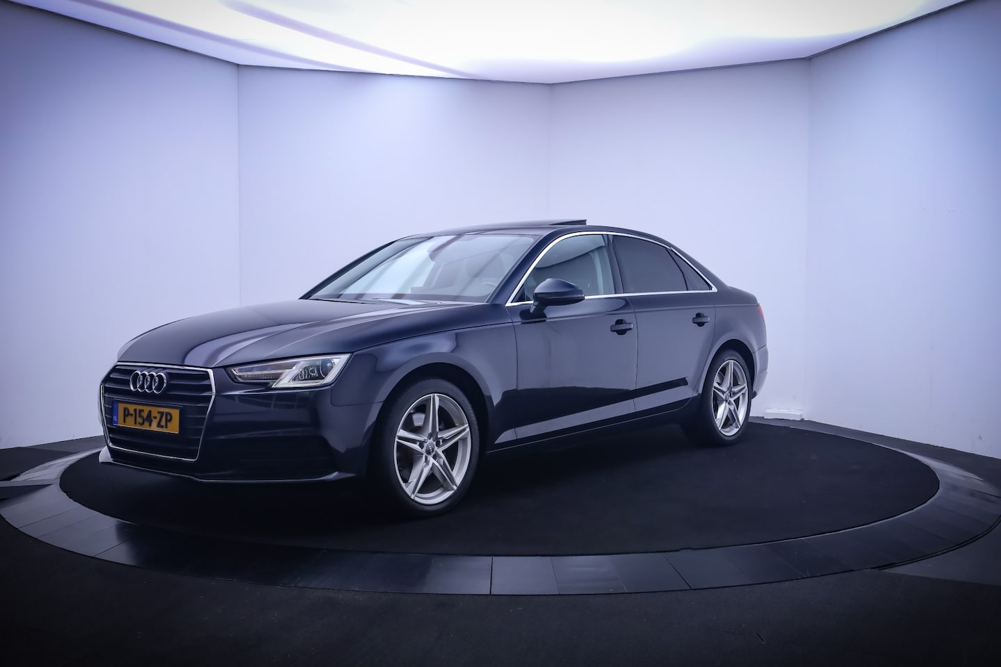 Audi A4 Limousine - 2.0T 190Pk S-Tr. Pro Line SCHUIFDAK/CARPLAY/CAMERA/LED/NAVI/CLIMA/CRUISE/LEDER/PDC V+A/LMV - AutoWereld.nl