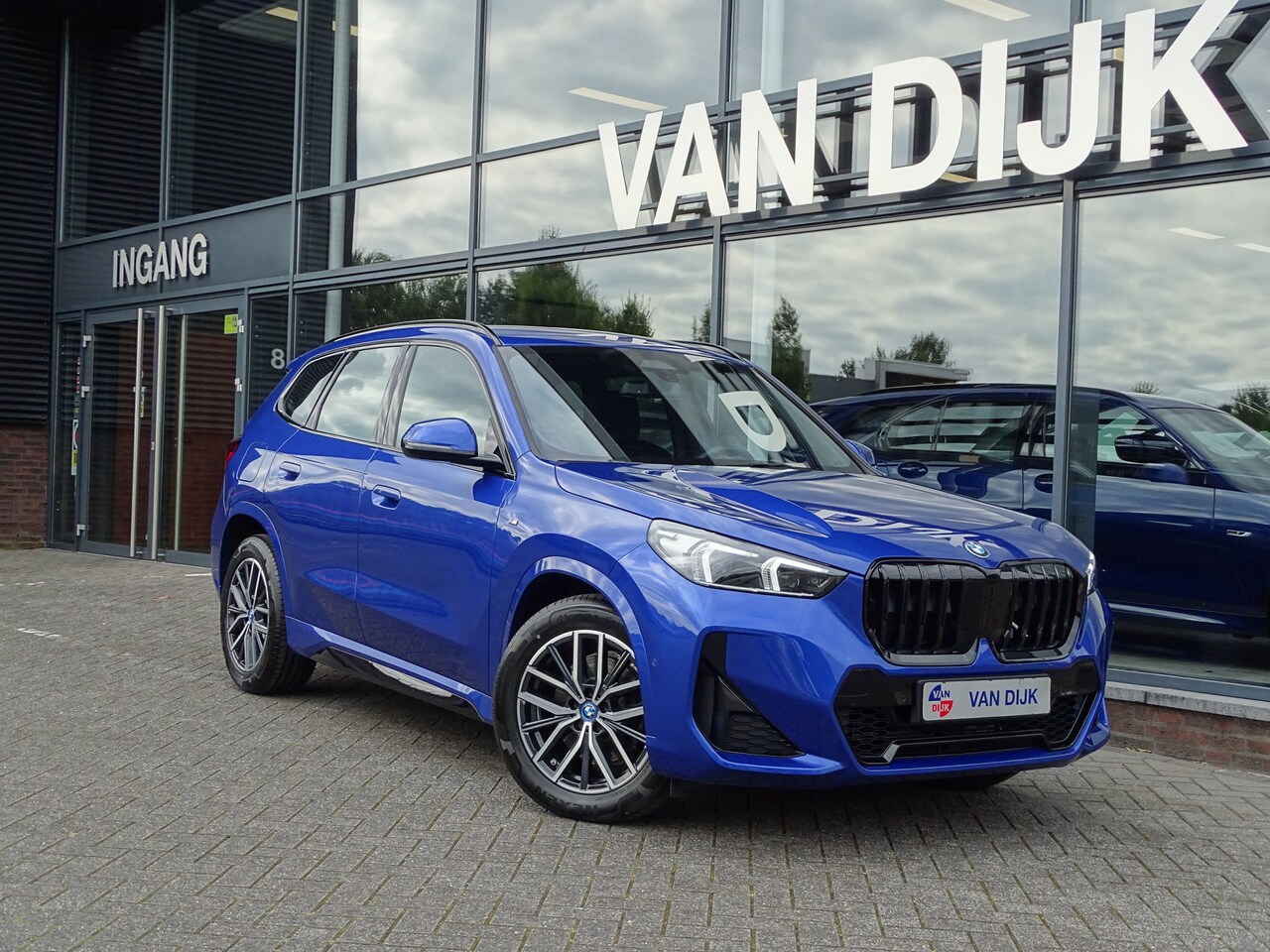 BMW X1 - xDrive25e M Sportpakket Premium Pack Ada.Led Camera Comfort Access 18" LM Velgen - AutoWereld.nl