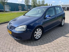 Volkswagen Golf - 2.0 FSI Sportline