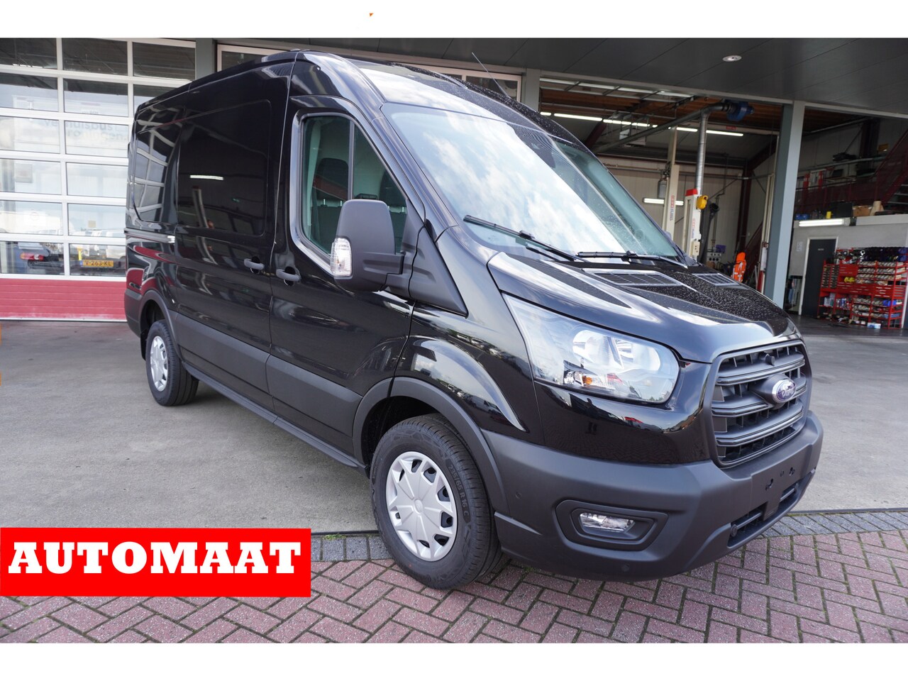 Ford Transit - 350M 2.0 TDCI 130PK L2H2 Trend Automaat nr.V061 | Airco | Cruise | Navi | Camera |Trekhaak - AutoWereld.nl