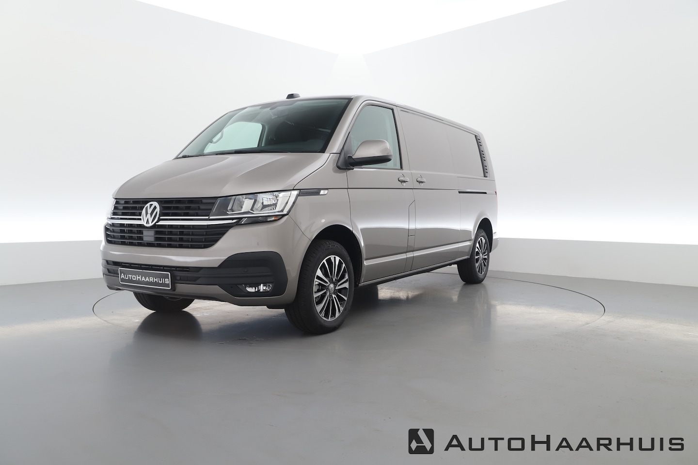 Volkswagen Transporter - 2.0 TDI-204pk L2H1 Highline | Automaat/DSG | Navi | Adapt Cruise |  Airco | 2x Schuifdeur - AutoWereld.nl