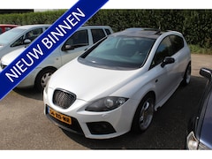 Seat Leon - 2.0 TFSI FR Orig. Ned. Auto. APK tot 02/2025 Automaat/Panoramadak/Apple carplay/Airco/Crui