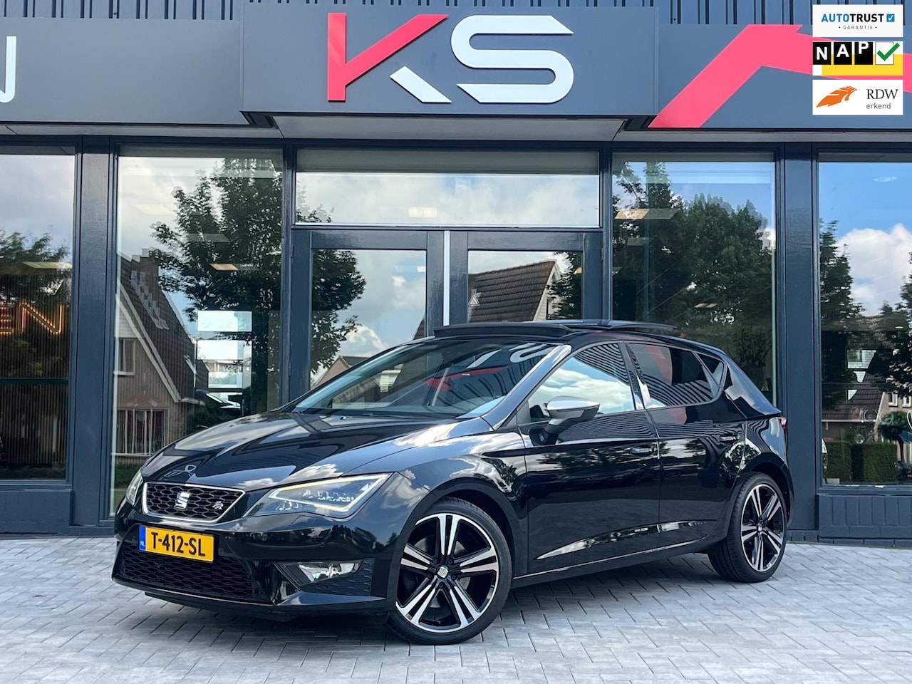 Seat Leon - 1.8 TSI FR Pano DSG Pdc Navi Xenon Led - AutoWereld.nl