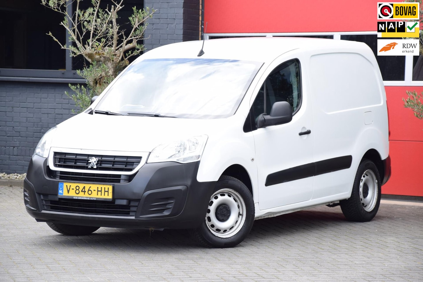 Peugeot Partner - 120 1.6 BlueHDi VAN 100 L1 Premium 2017 Navigatie Airco - AutoWereld.nl