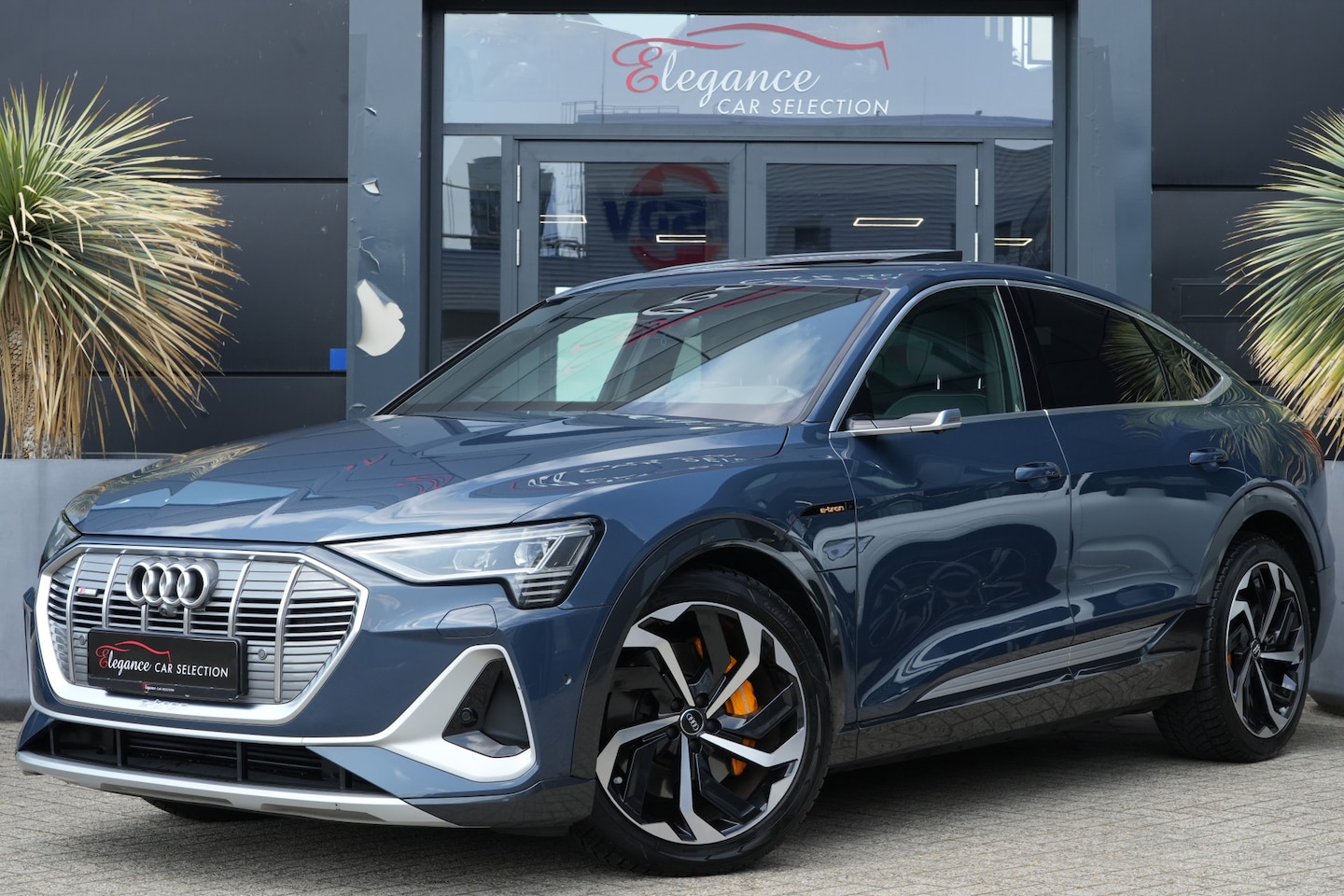 Audi e-tron Sportback - 55 quattro S edition 95 kWh 408pk Panoramadak/360Camera/Full - AutoWereld.nl