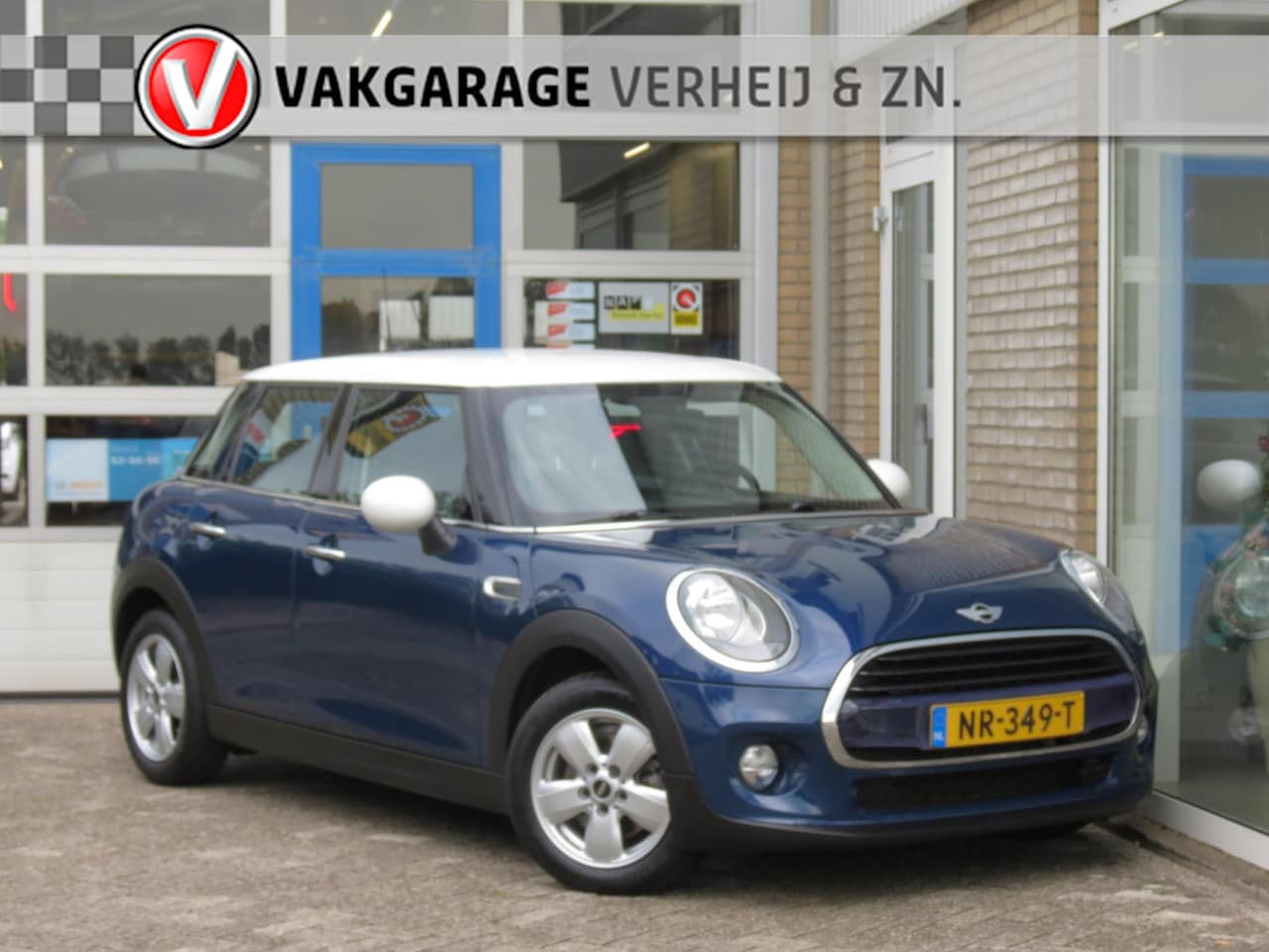 MINI Cooper - Mini 1.5 Business Navi|Cruise|Airco|LMV - AutoWereld.nl