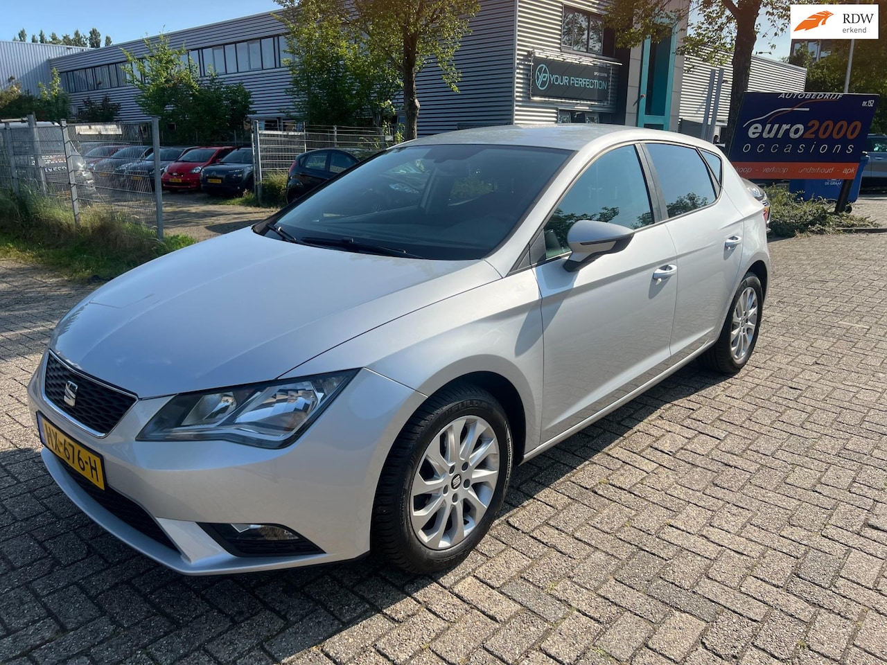 Seat Leon - 1.2 TSI Style - AUTOMAAT - NWE APK - 5 DEURS ! - AutoWereld.nl