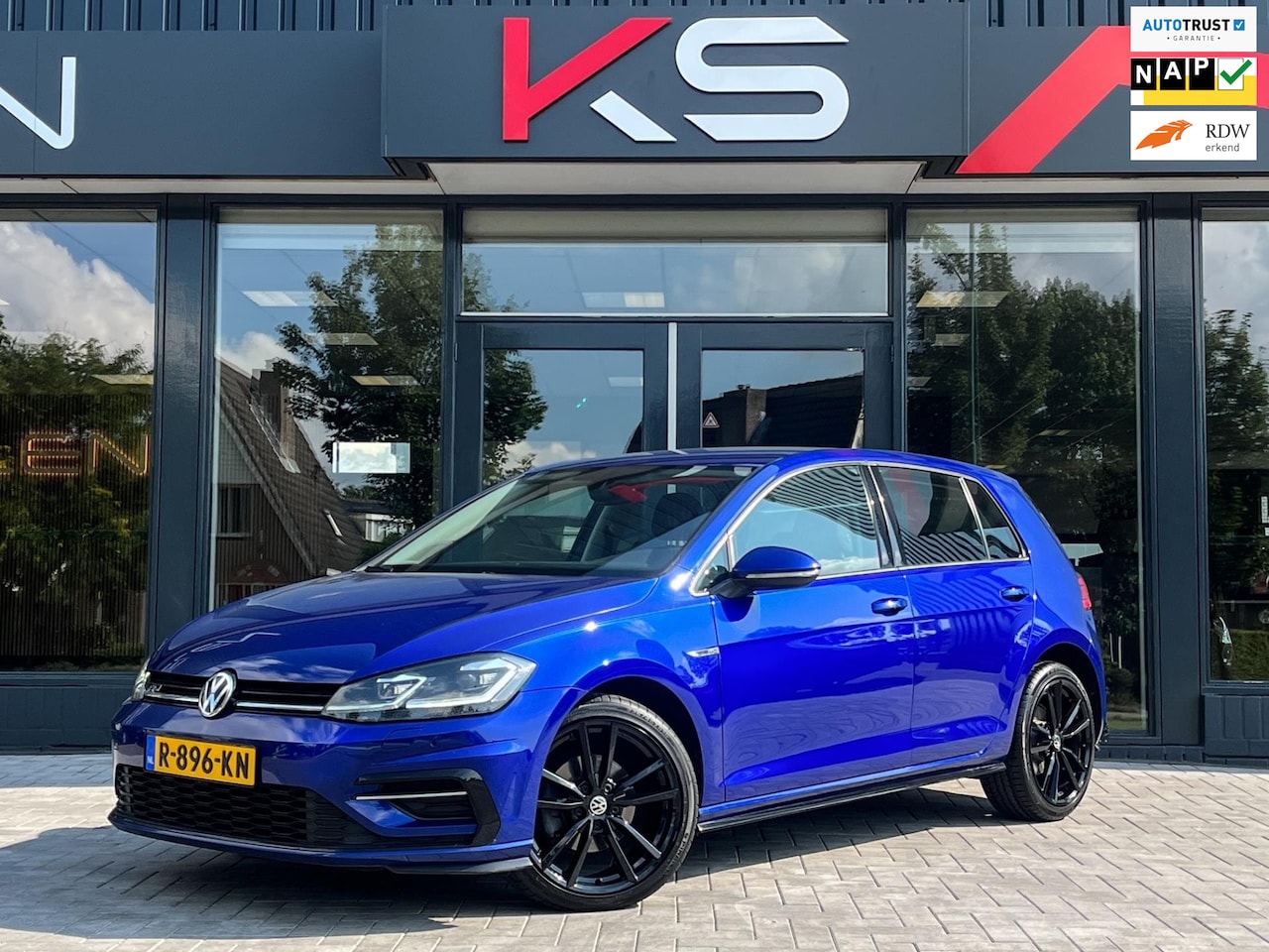 Volkswagen Golf - 2.0 TDI Highline Business R Xenon Alcantara Navi - AutoWereld.nl