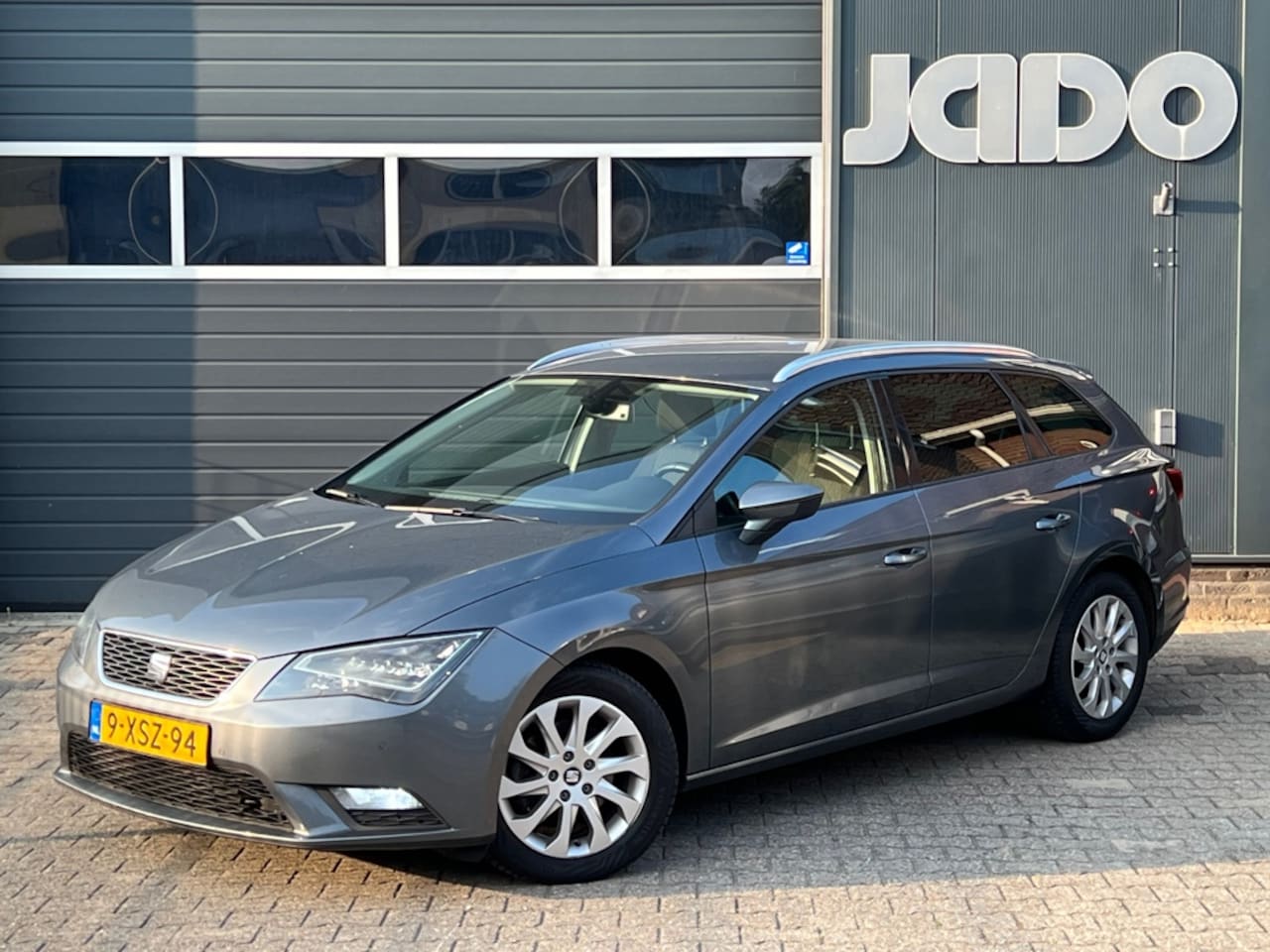 Seat Leon ST - 1.6 TDI LED-navigatie-pdc - AutoWereld.nl