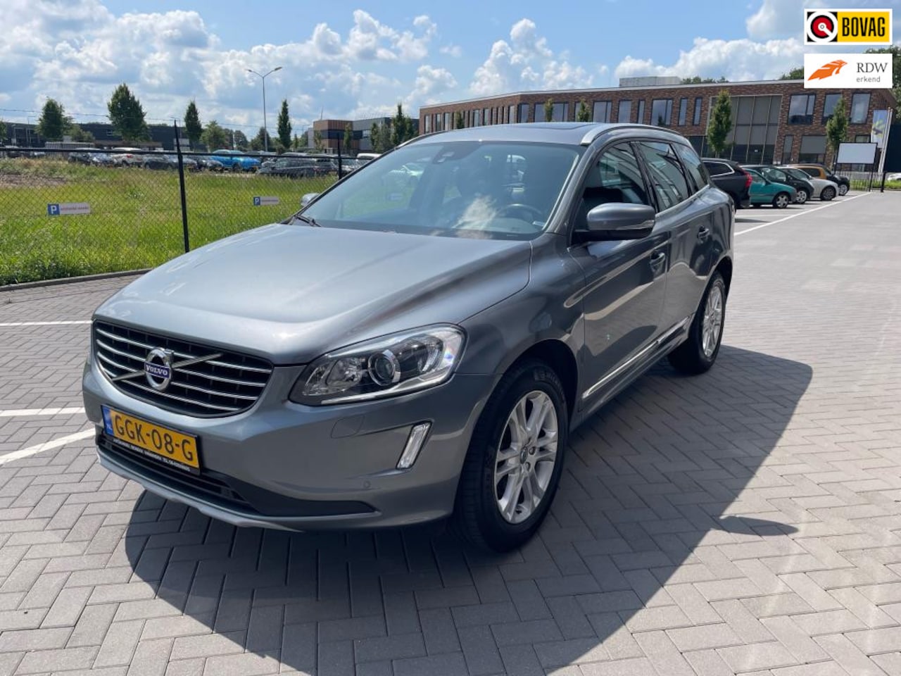 Volvo XC60 - 2.4 D4 Summum panorama dak trekhaak leder - AutoWereld.nl