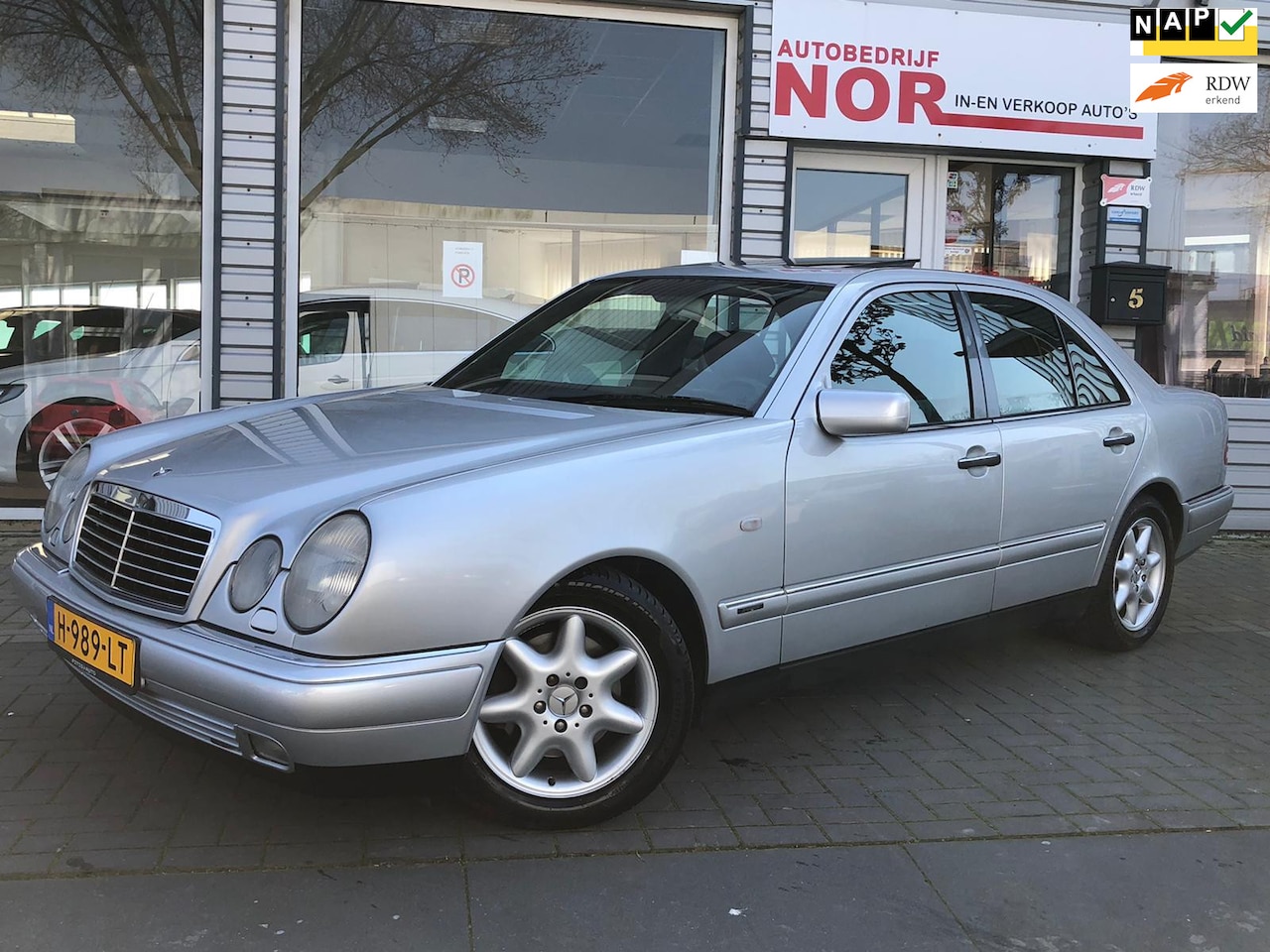 Mercedes-Benz E-klasse - 320 Avantgarde E 320 - AutoWereld.nl