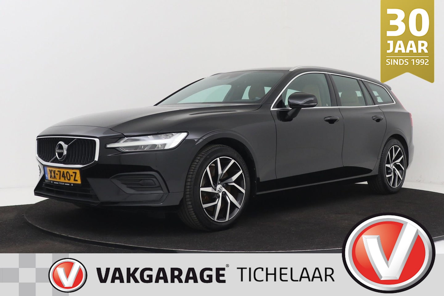 Volvo V60 - 2.0 T5 Momentum | 250 PK!! | Leer | Dealer Ond. | Org NL | Sportstoelen | CarPlay | Digita - AutoWereld.nl