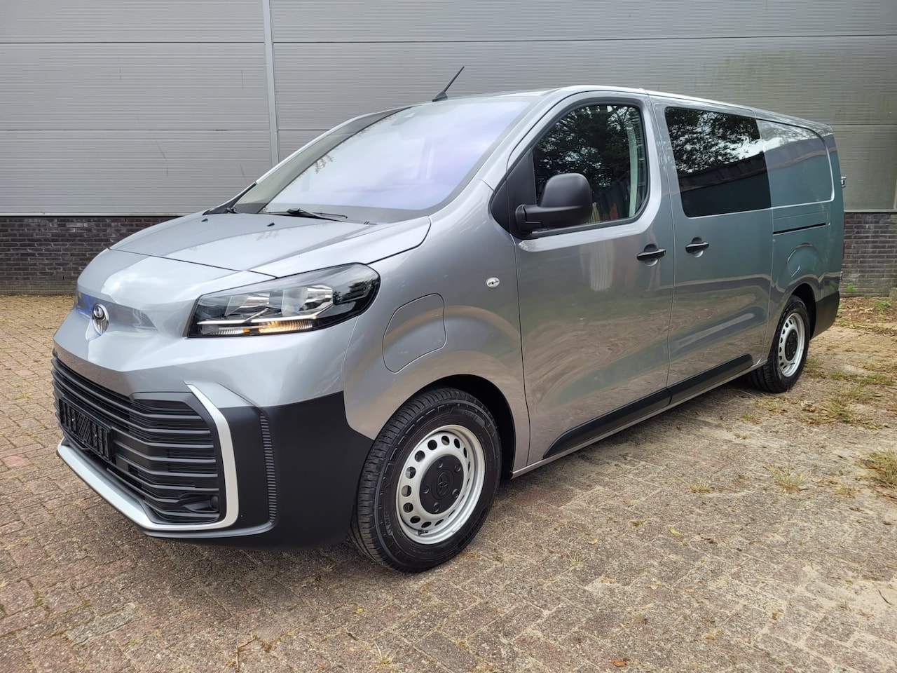 Toyota ProAce Electric Worker - Navigator Extra Range Long DC 75 kWh Stoel - Bank - AutoWereld.nl