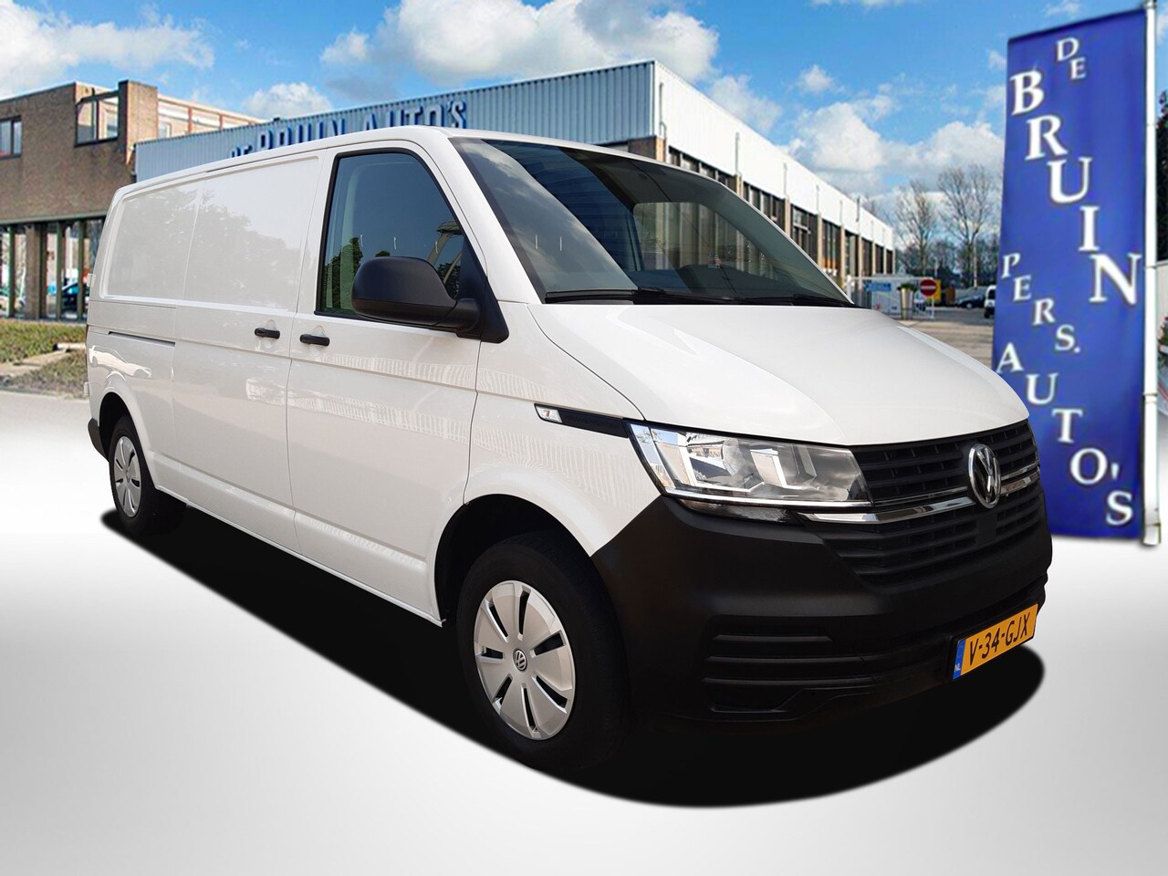 Volkswagen Transporter - 2.0 TDI L2 30 Comfortline Nw model Airco Cruise control PDC Trekhaak 2200Kg - AutoWereld.nl