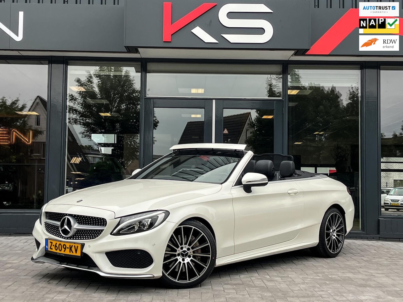 Mercedes-Benz C-klasse Cabrio - 300 AMG Burmester Ambiente Airscarf 19inch Apple Carplay - AutoWereld.nl