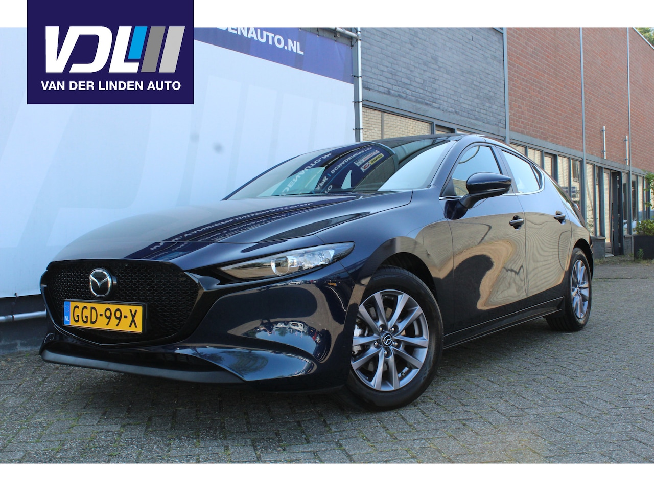 Mazda 3 - 2.0 e-SkyActiv-G M Hybrid 122 Airco, PDC achter, navigatie, AppleCarPlay/AndroidAuto, head - AutoWereld.nl