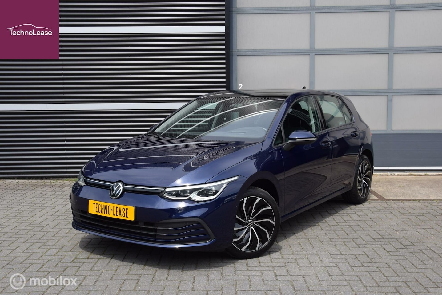 Volkswagen Golf - 1.5tsi Life business Panoramadak Head-up display Discover pro navi - AutoWereld.nl