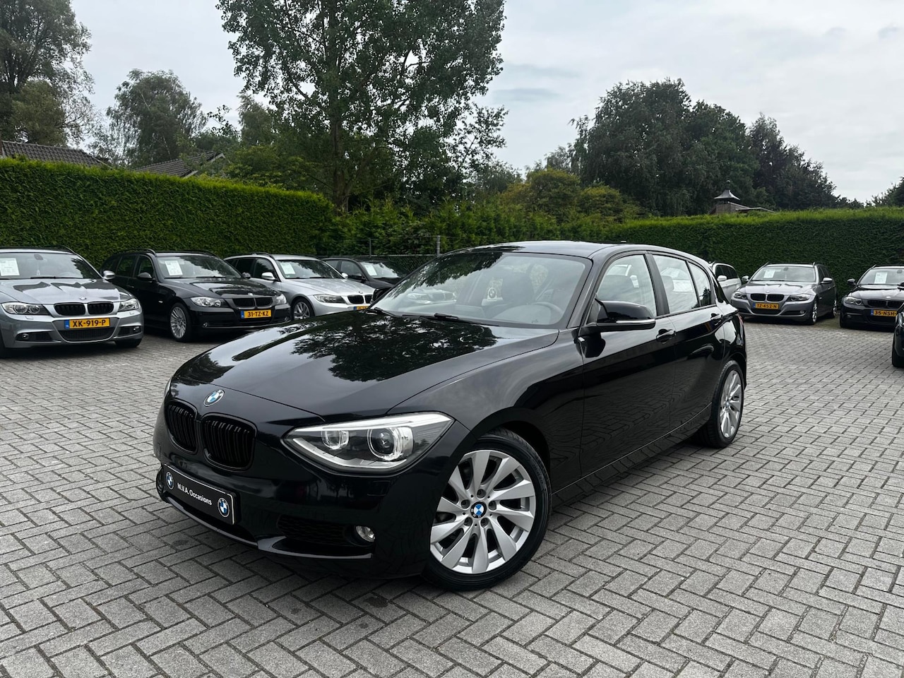 BMW 1-serie - 114i EDE Upgrade Edition|Nwe Ketting + Klepseals|Navi|Leder|Sport|Xenon|Nette staat.. - AutoWereld.nl