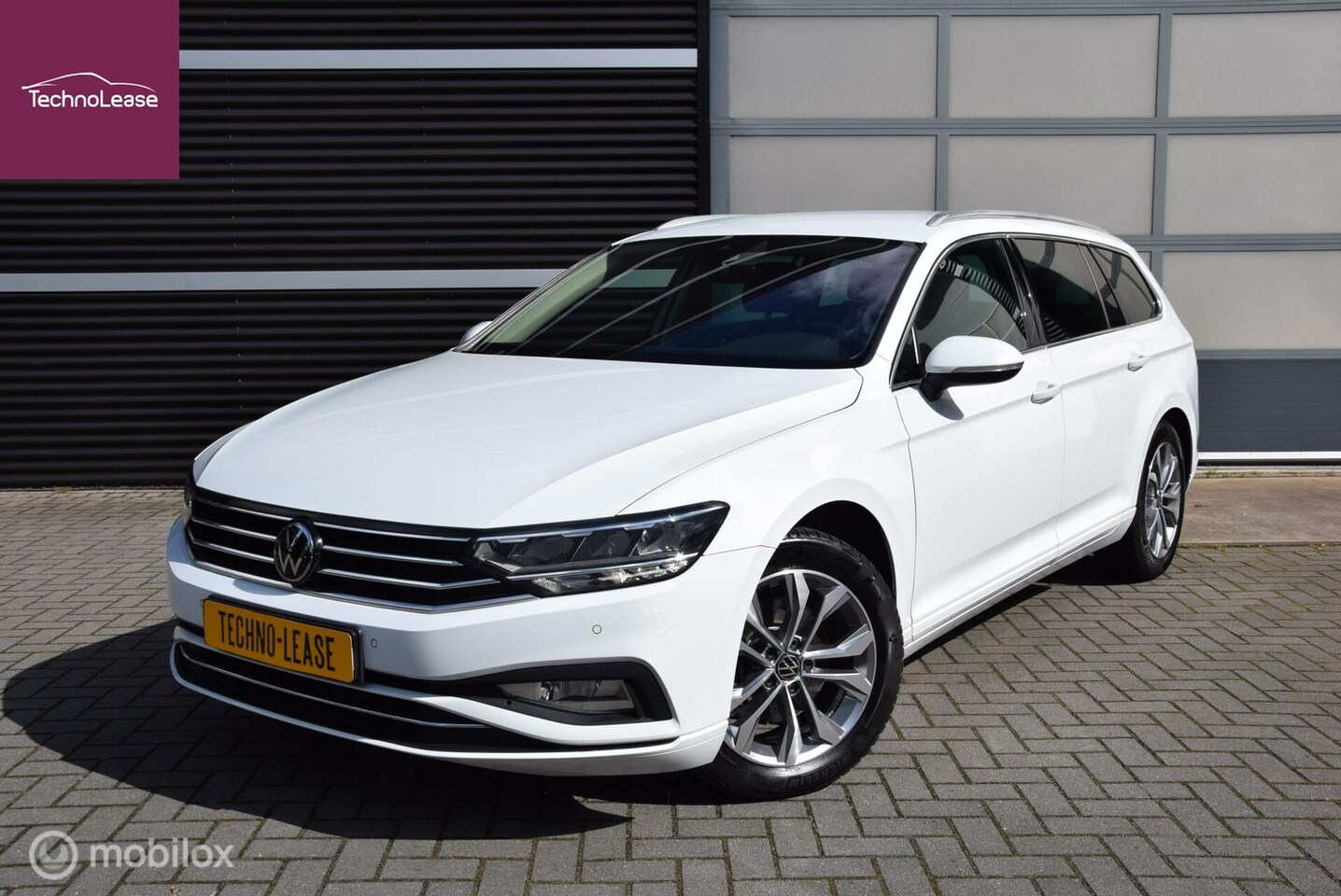 Volkswagen Passat Variant - 1.5 TSI Business edition afn. trekhaak ACC Virtual cockpit - AutoWereld.nl