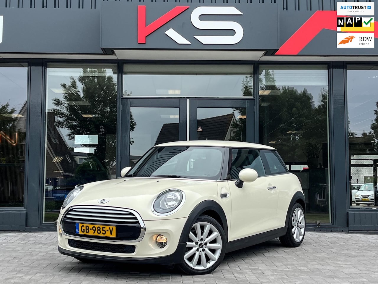 MINI Cooper - Mini 1.5 Chili Navi Harman&Kardon Stoelverwarming Cruise - AutoWereld.nl